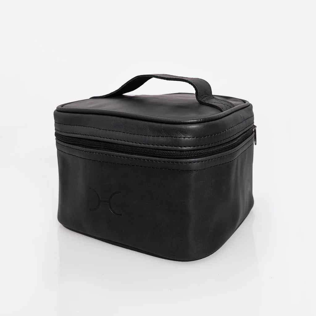 Lunch bags with a ventilation system to keep food freshThandana Leather Mini Decker Cooler Bag | Black