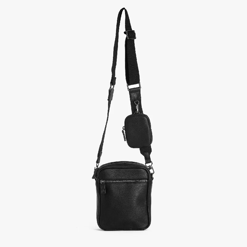 High-end carbon fiber baggage for the ultimate in durability and lightnessHAVEN LABEL | FRASER CROSSBODY | BLACK