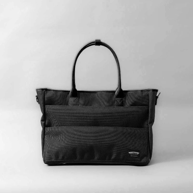 Rolling duffel-style baggage with padded shoulder straps for versatilityTOTE WRバリスティック