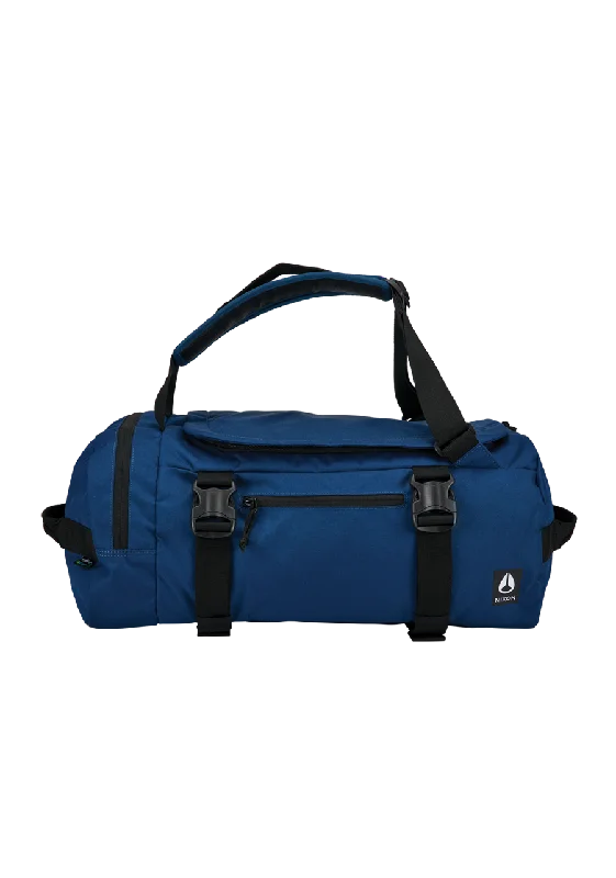 Leather duffel bags with antique brass hardware for a classic and luxurious lookEscape 35L Duffel - Navy / Black