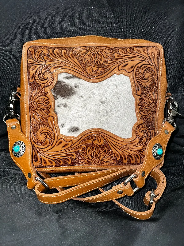 Camouflage - printed coin and key purses for huntersMyra Bag: "DAKOTA HIGHLANDS HAND-TOOLED BAG"