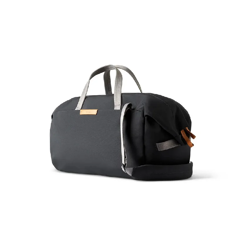 Anti-theft duffel bags with hidden zippers and slash-resistant fabricBellroy Classic Weekender Duffel Bag