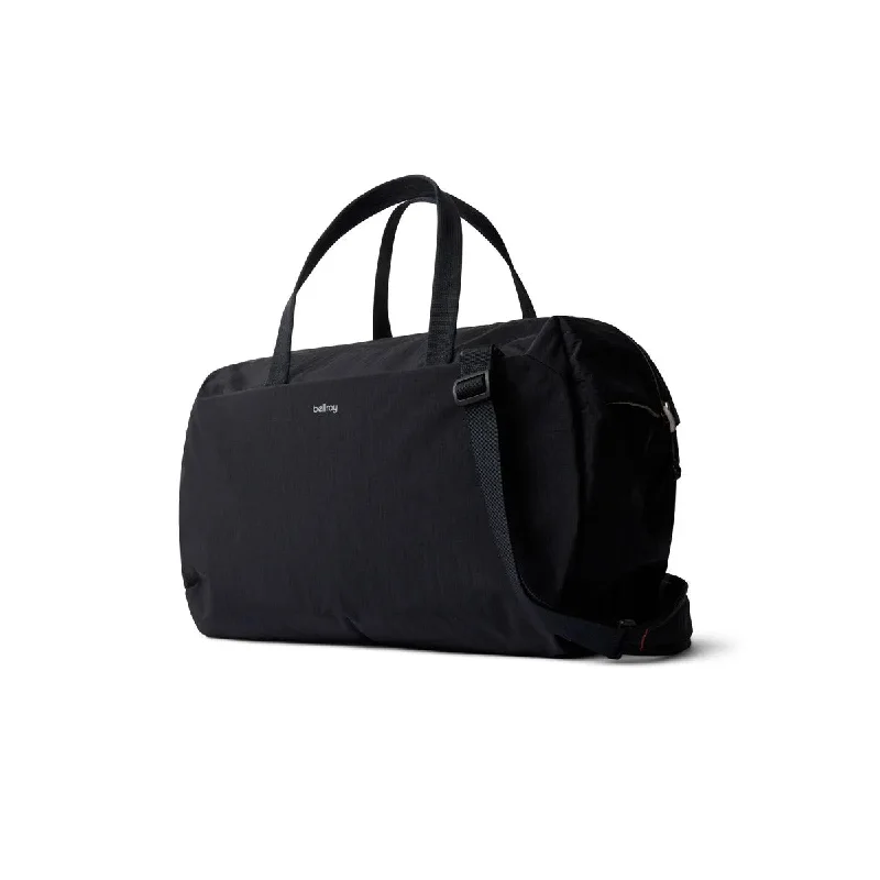 Soft-sided duffel bags with padded shoulder straps for comfortBellroy Lite Duffel