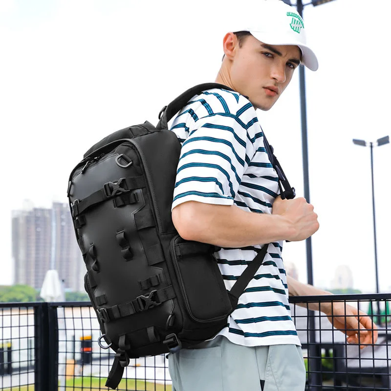 Men's compact backpack with padded shoulder straps for short errandsFashion Personality New Men's Backpack