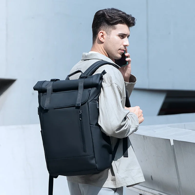 Men's backpack with a separate shoe compartment for gym-goersMen's New High Capacity Travel 17.3inch Business Backpack